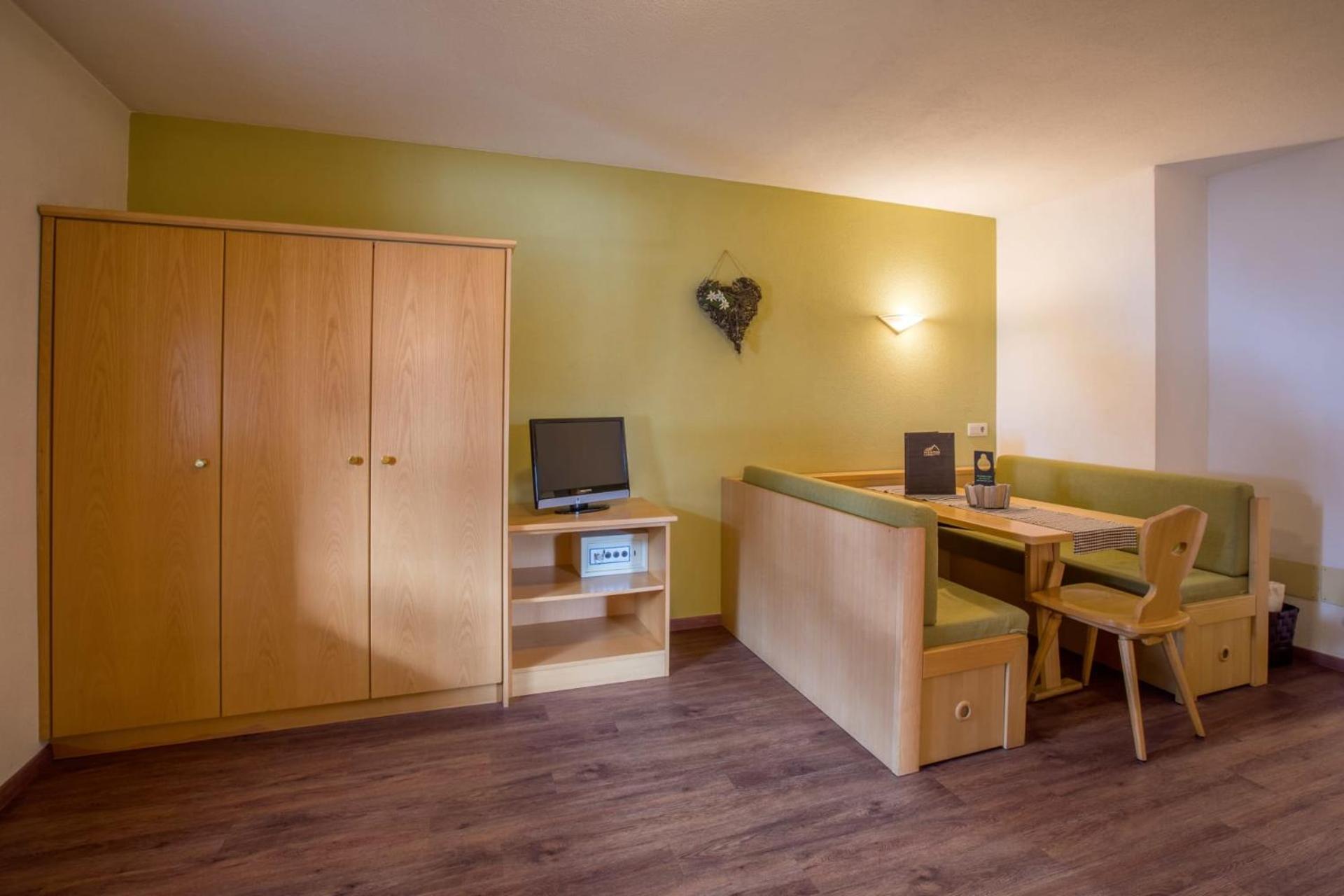 Mountain Living Apartments San Valentino alla Muta Exterior photo