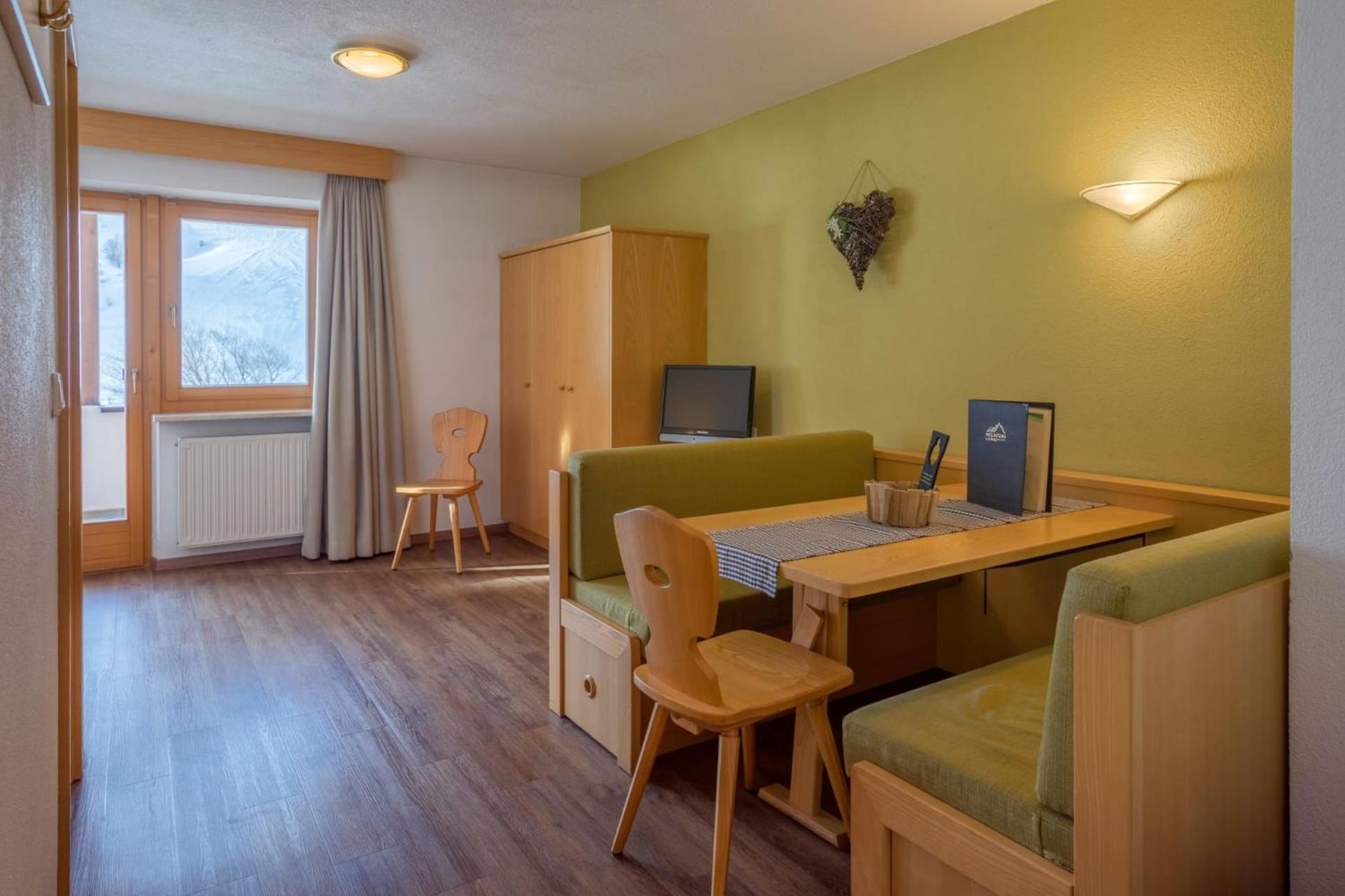 Mountain Living Apartments San Valentino alla Muta Exterior photo